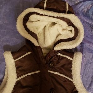 Nori teen brown vest with thick filling brass sna